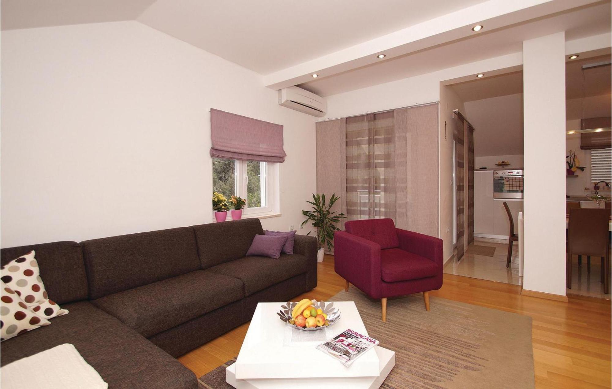 Awesome Apartment In Racisce With Wifi Exterior foto