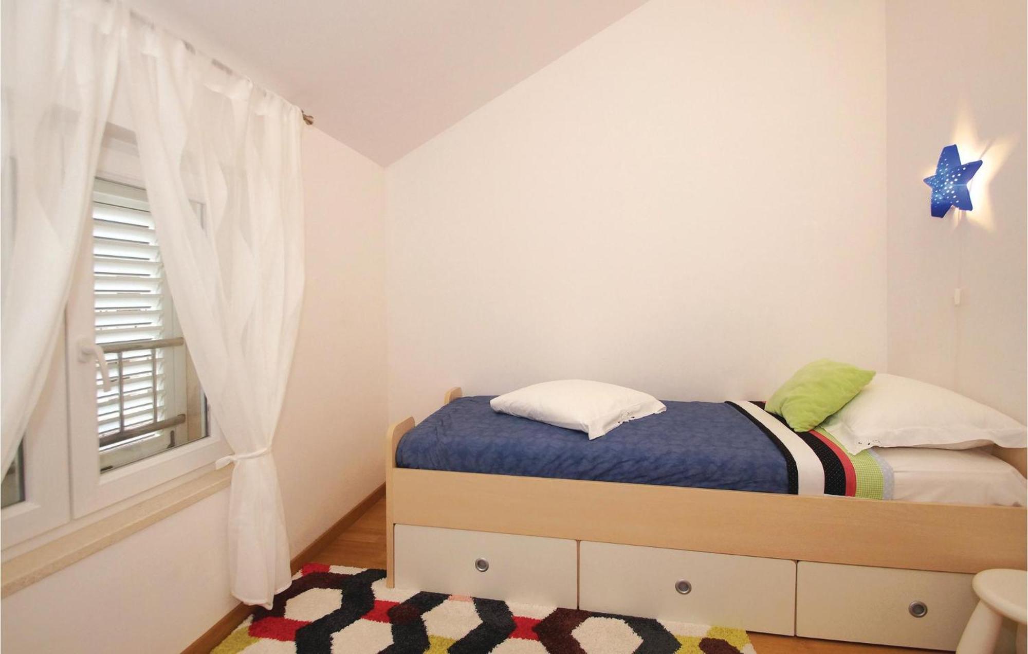 Awesome Apartment In Racisce With Wifi Exterior foto
