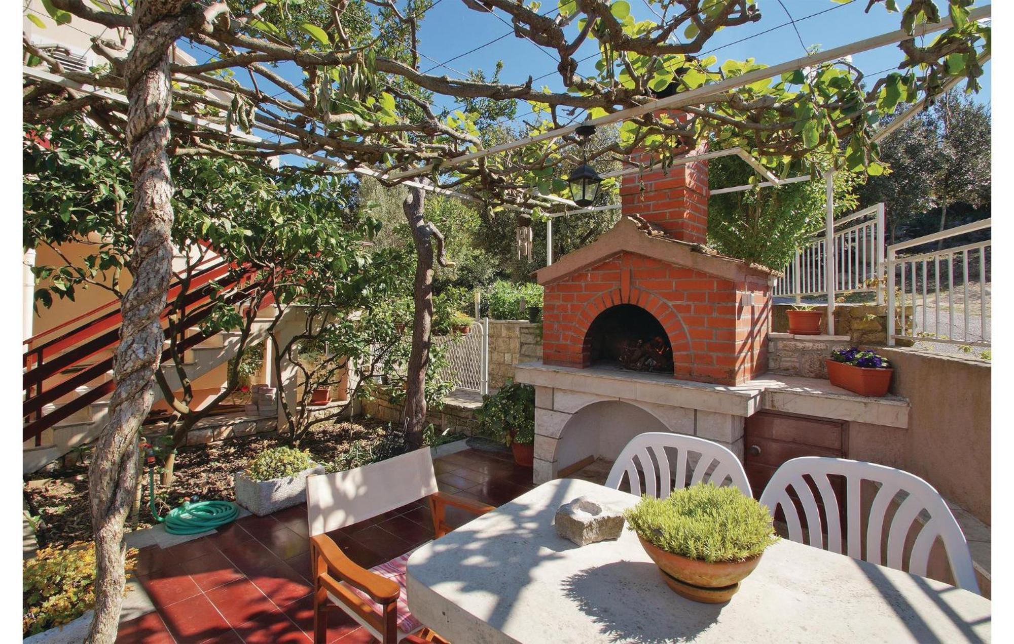 Awesome Apartment In Racisce With Wifi Exterior foto