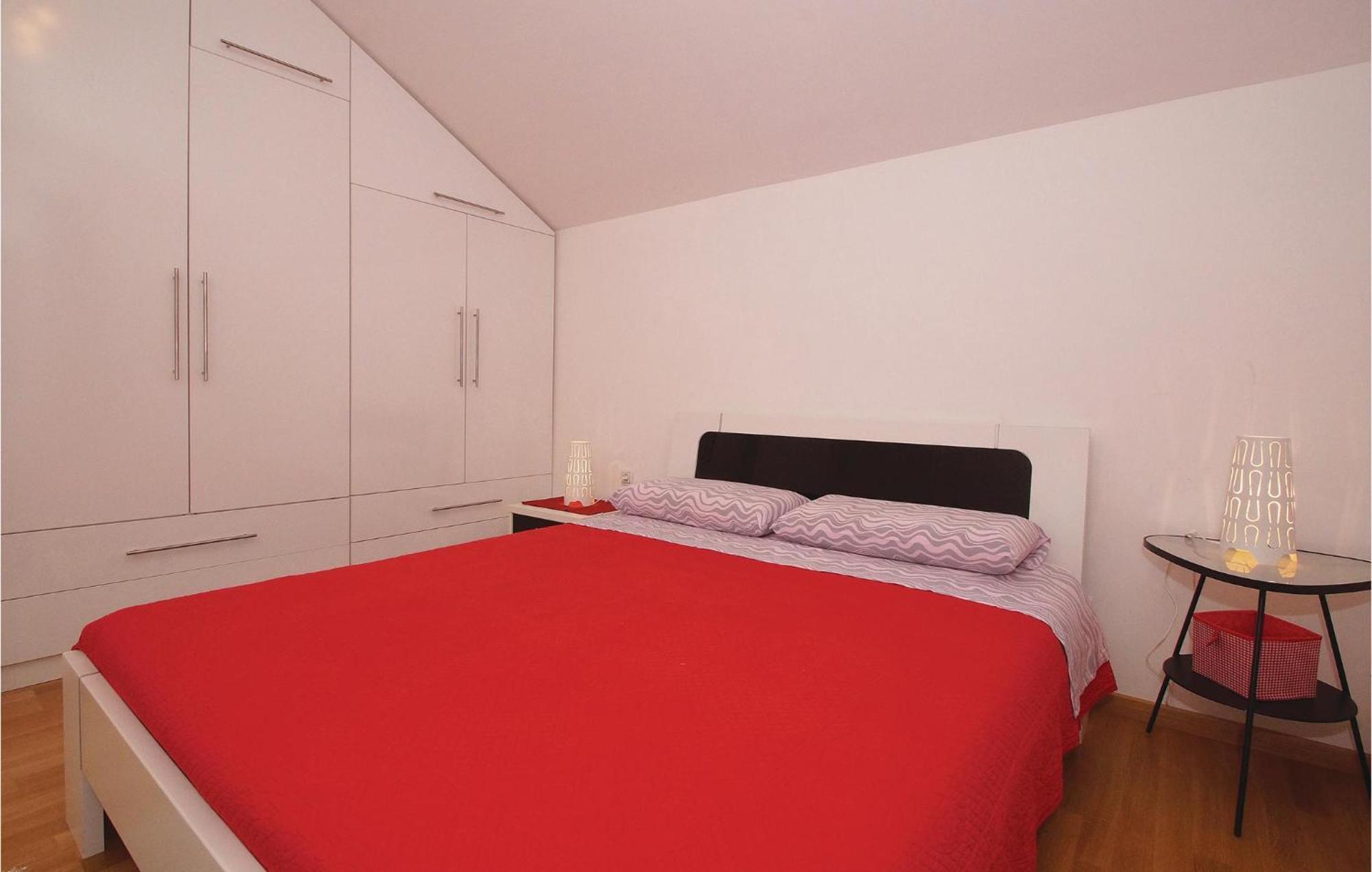 Awesome Apartment In Racisce With Wifi Exterior foto